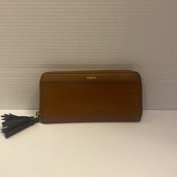 Fossil Tara zip around tassel Clutch Leather Wallet - Picture 1 of 13